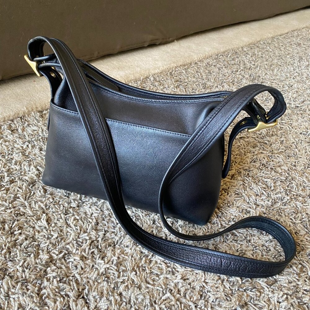 Vintage Coach Legacy 9136 Shoulder Crossbody Leather Pocket Black Bag